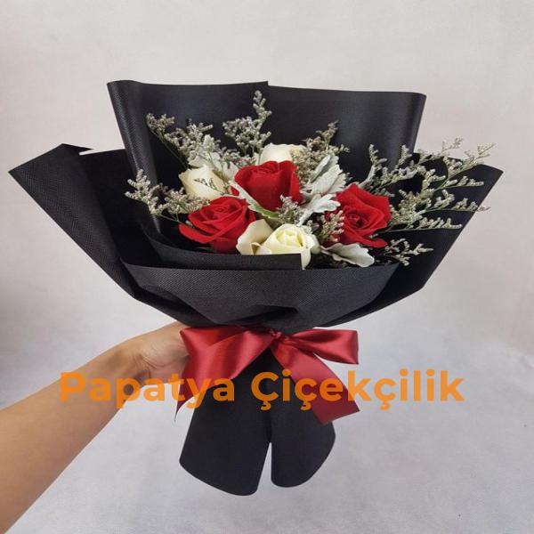  Erzurum Çiçek Siparişi 3 Kırmızı 3 Beyaz Gül 