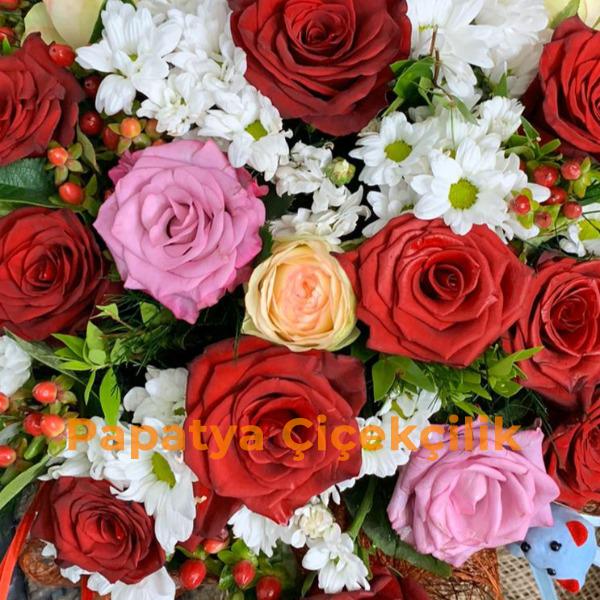 Renkli Güller ve Kır Çiçekleri  Resim 2
