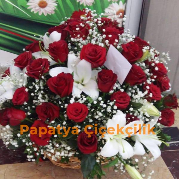  Erzurum Çiçek Gönder Kırmızı Beyaz Raksı