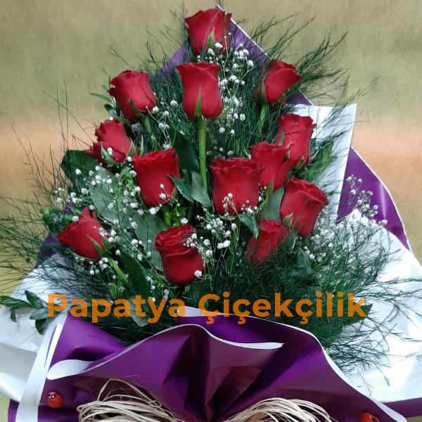  Erzurum Çiçek Siparişi 13 Adet Kırmızı Gül Buketi 